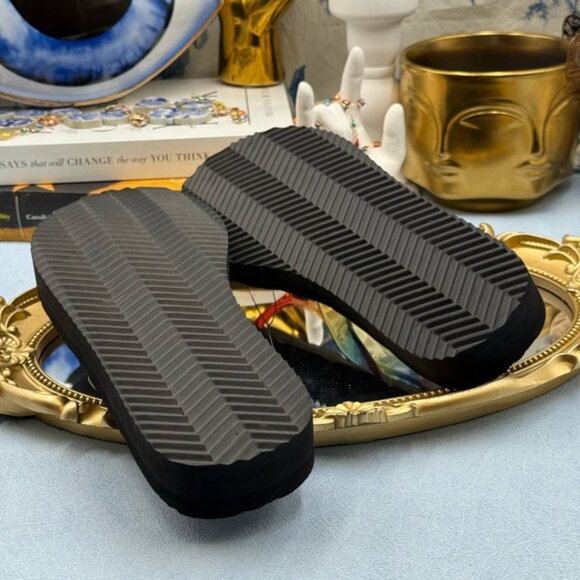 🆕 KURT GEIGER LONDON 🧿 NWOB Japonski Kensington Rainbow Flipflop, Black - Sz 7 - Picture 12 of 12